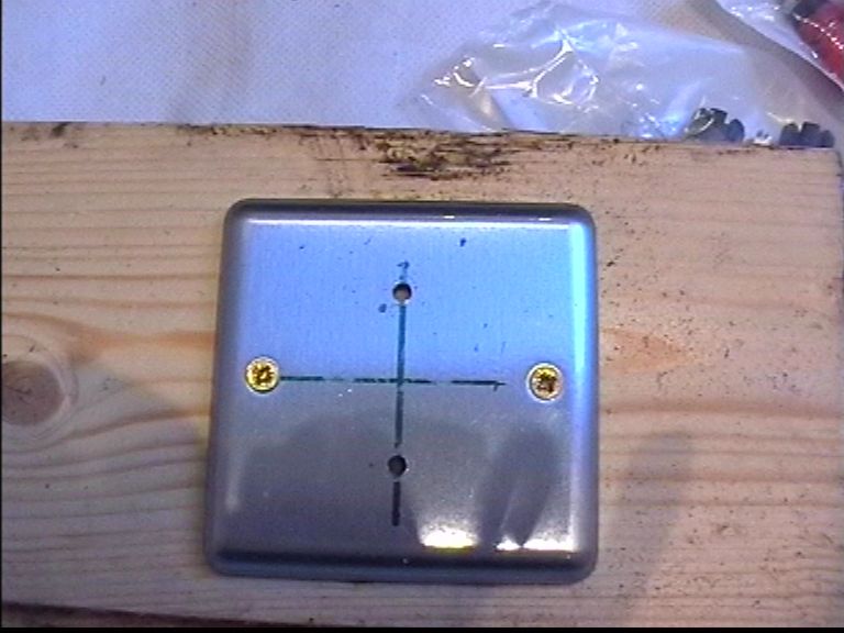 Marking a single speaker plate