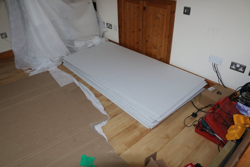 10 sheets of plasterboard